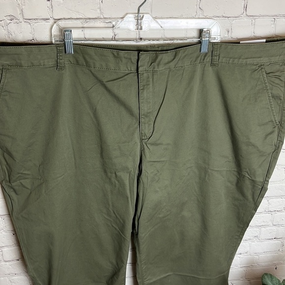 Lane Bryant Girlfriend Chino Style Pants in Green - Picture 3 of 13